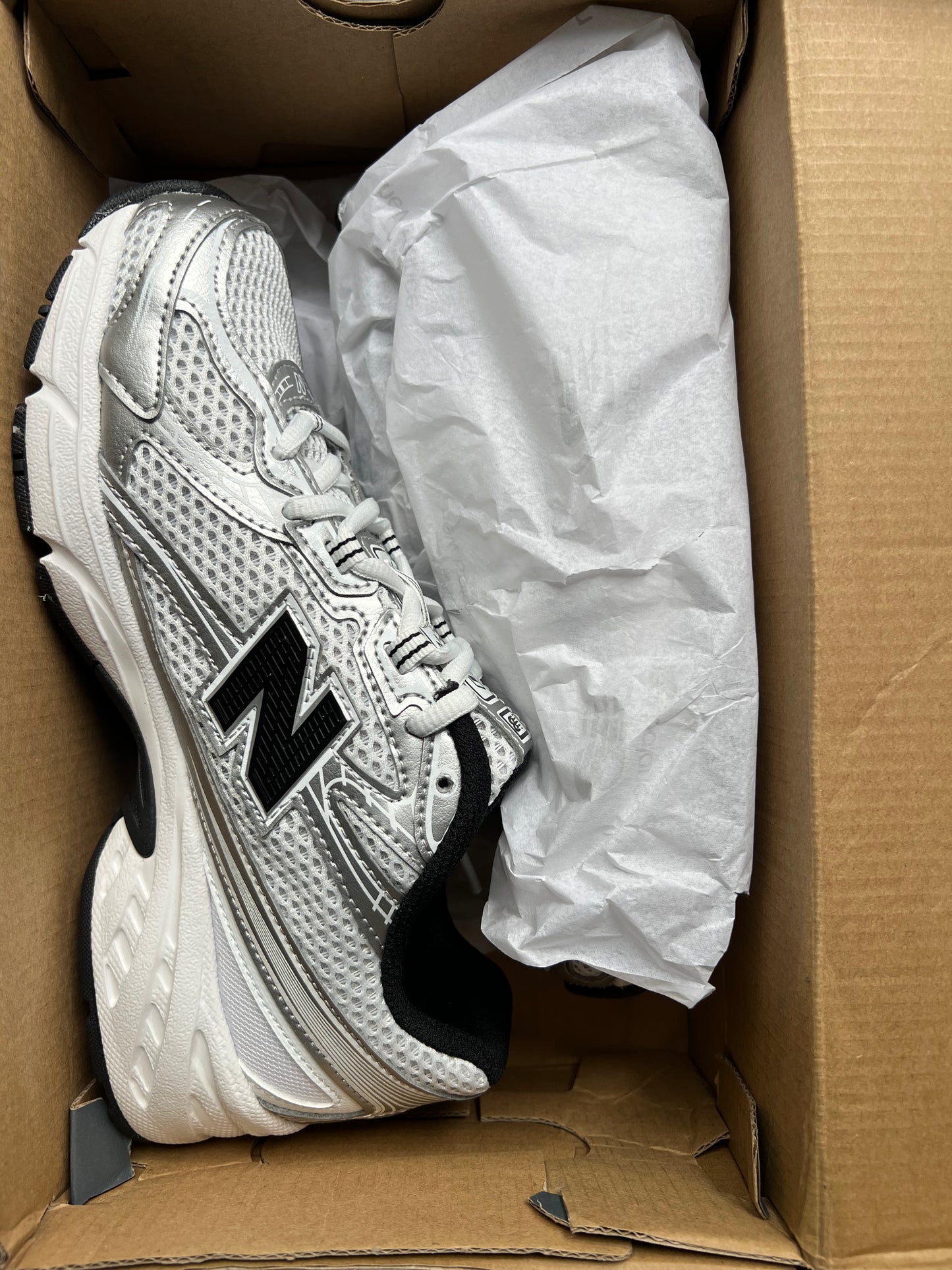 NIB 4.5 kids New Balance 740