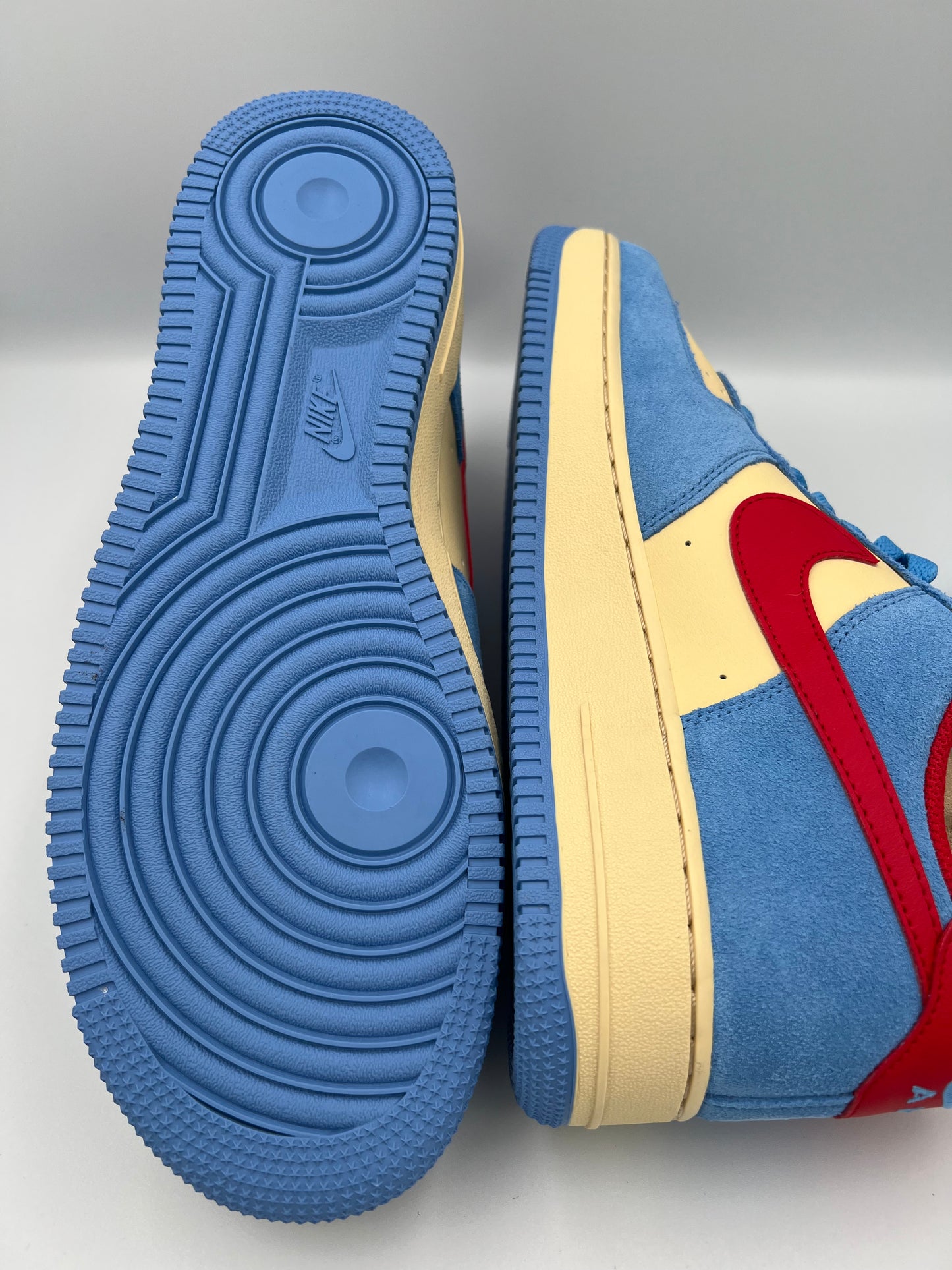 Nike Air Force 1 ‘07 LV8 size 10.5M/12 WMN