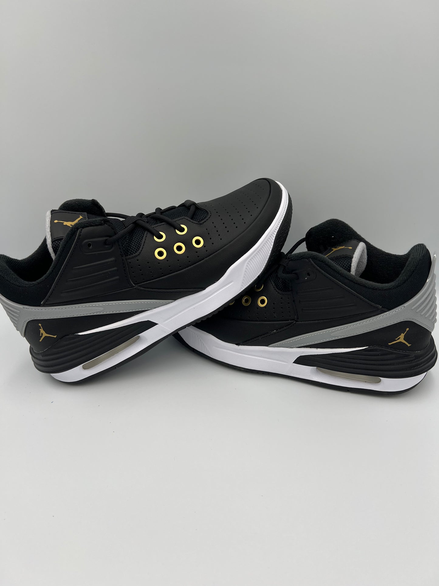 Jordan Max Aura black gold