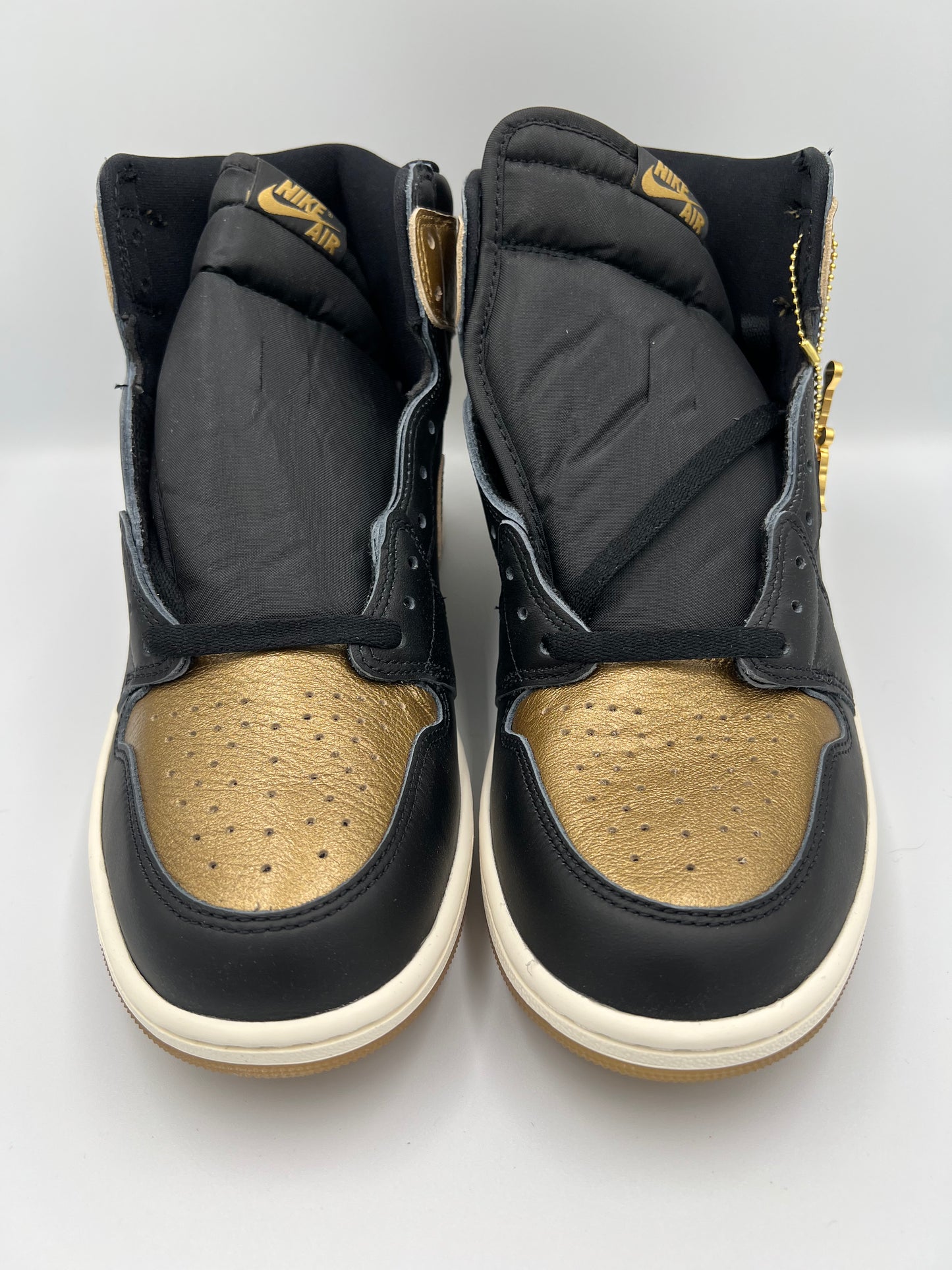 Air Jordan 1 Retro High OG black/metallic gold