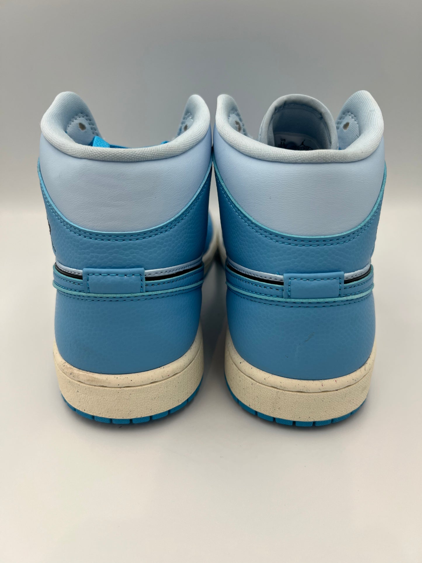 Air Jordan 1 Mid SE size 11 women’s Ice Blue