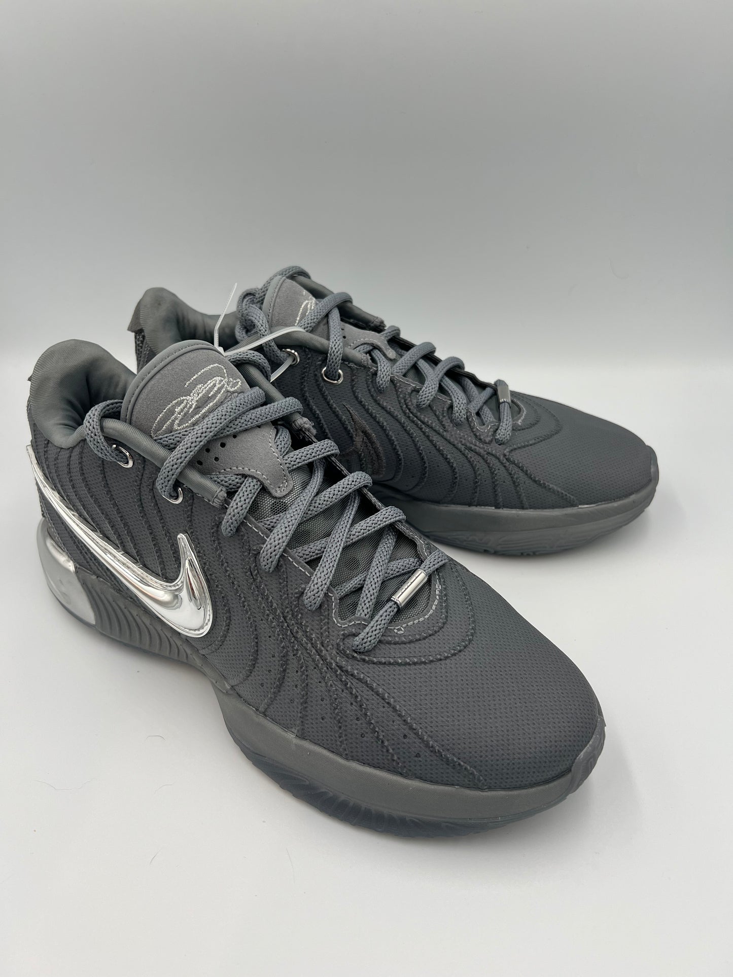 Nike LeBron XXI size 8 grey metallic silver
