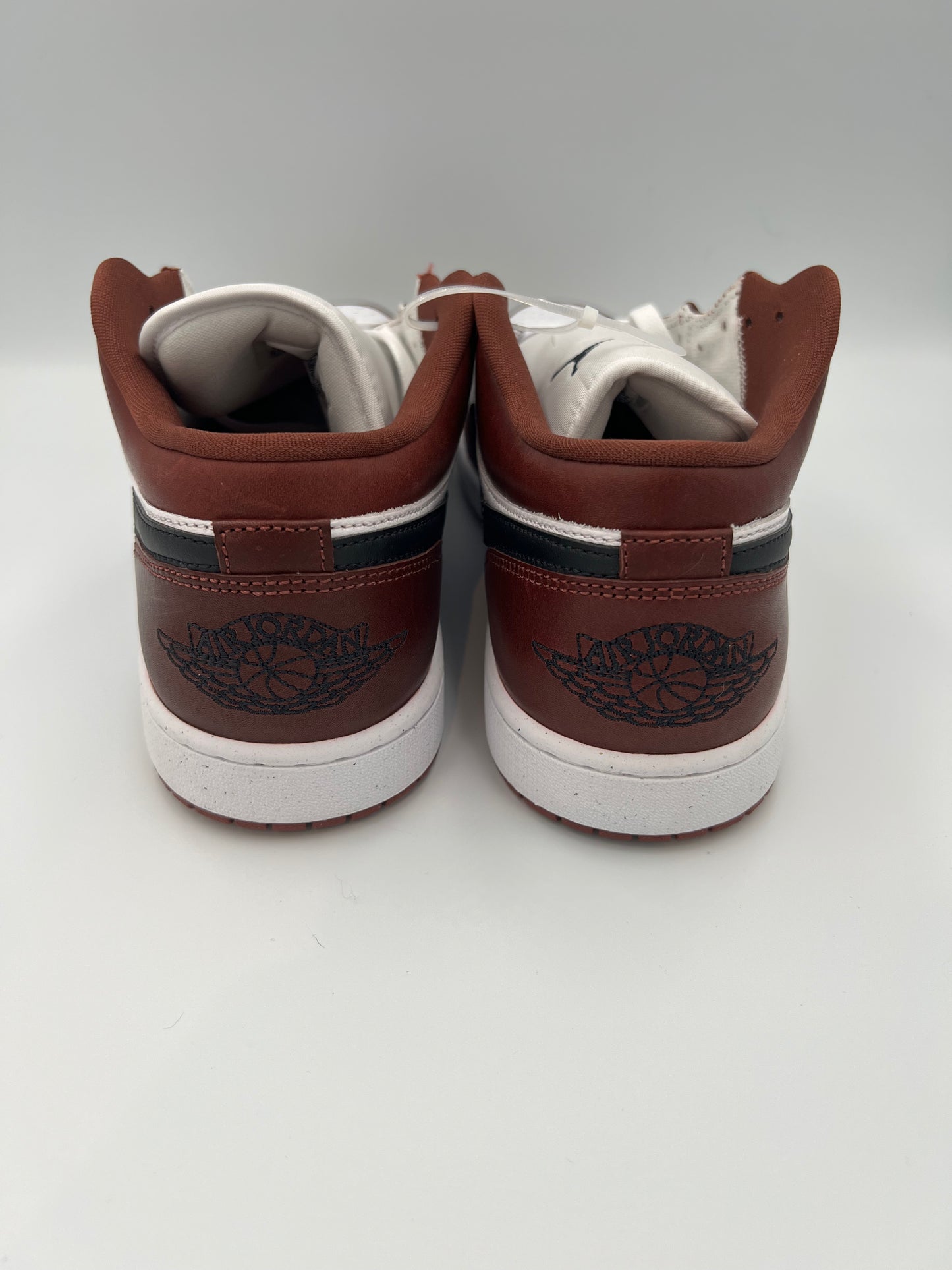 Nike Men’s size 11 Air Jordan 1 Low SE dark pony