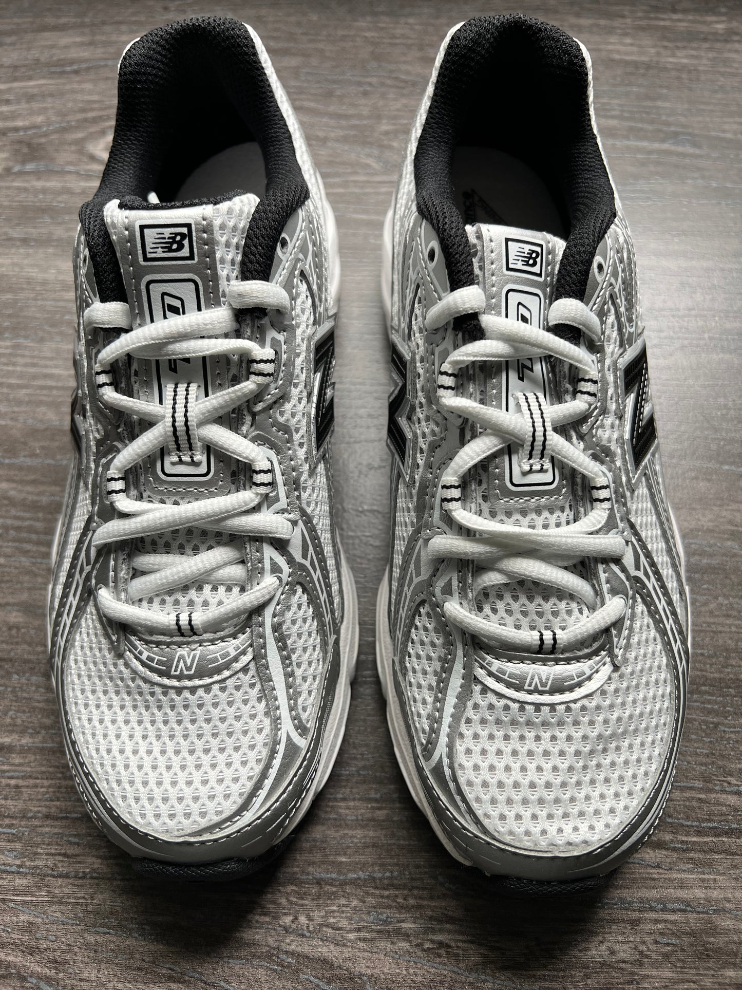 NIB 4.5 kids New Balance 740