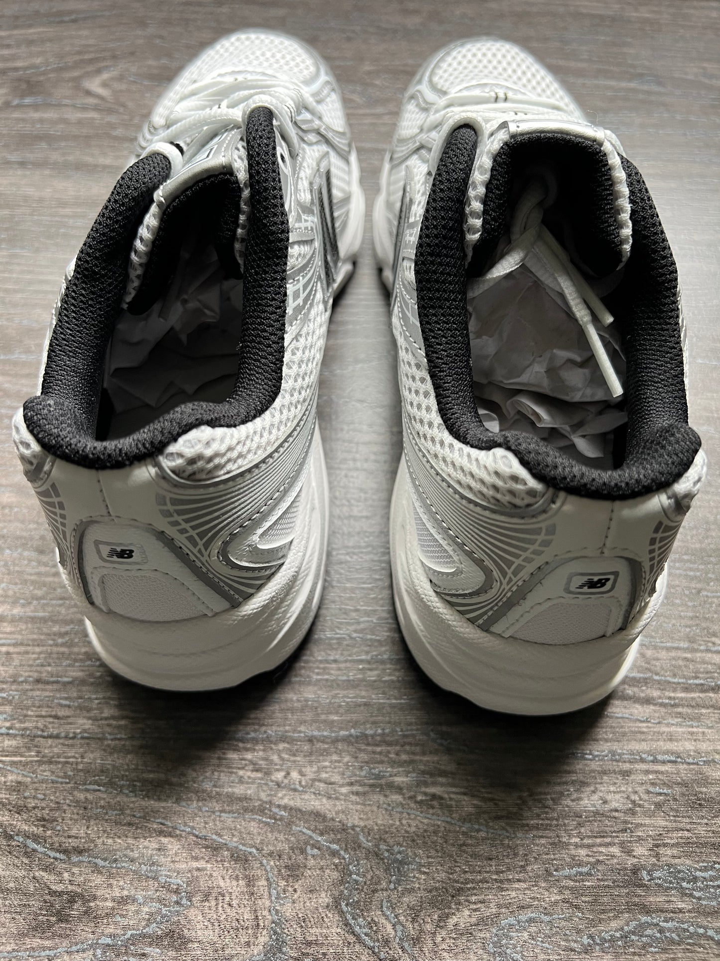 NIB 4.5 kids New Balance 740