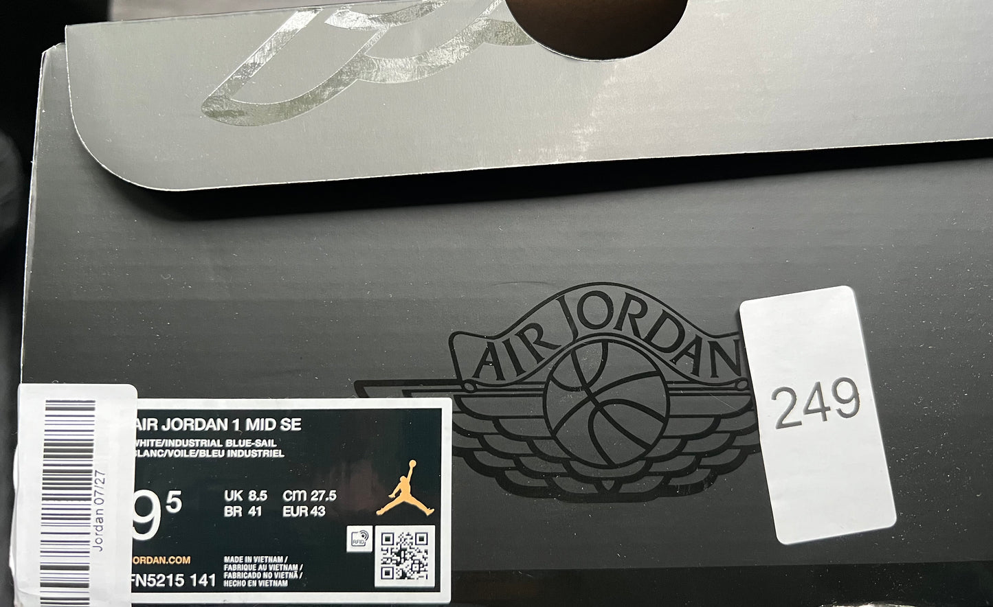 Air Jordan 1 Mid SE size 9.5