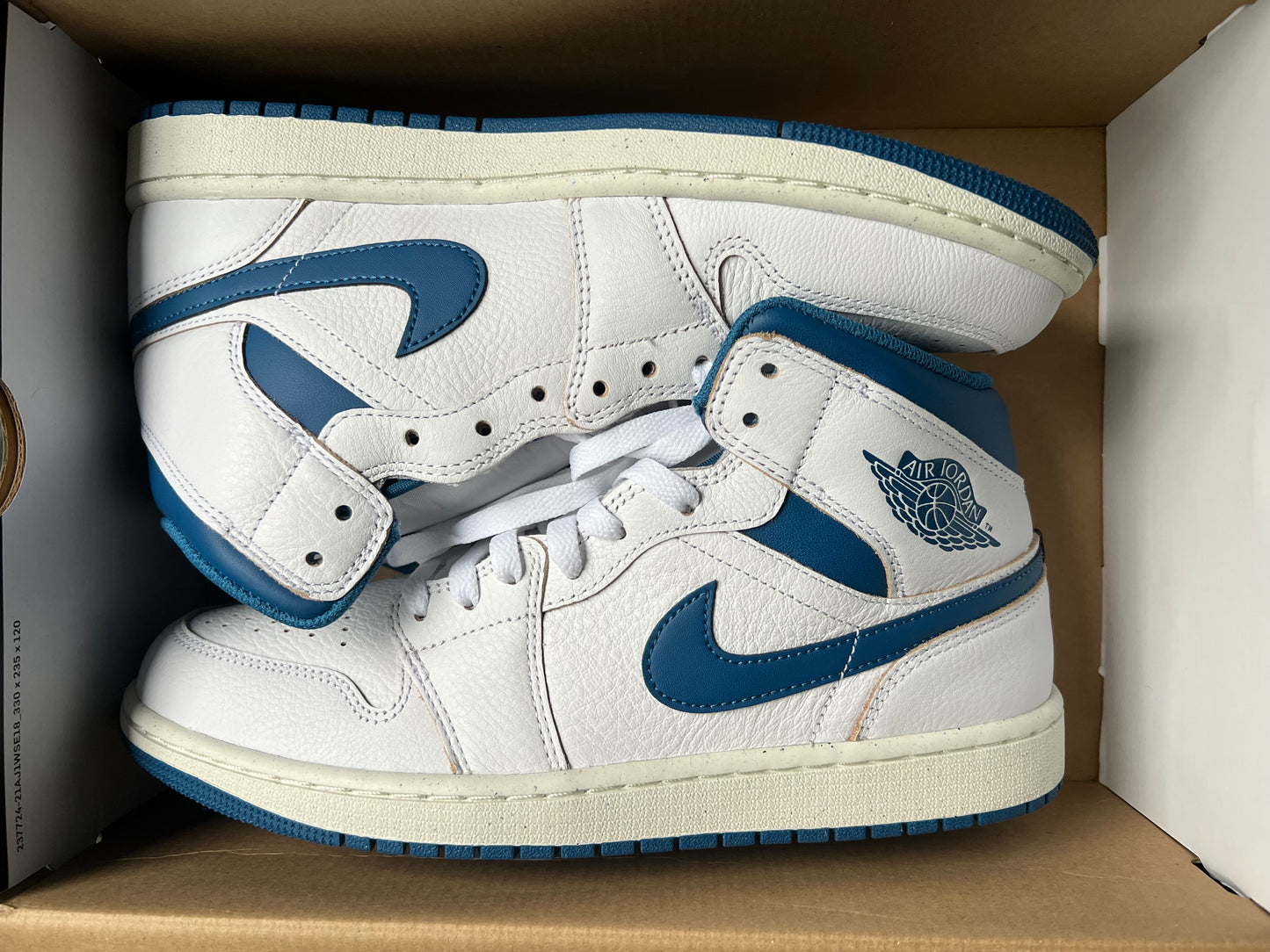 Air Jordan 1 Mid SE size 9.5