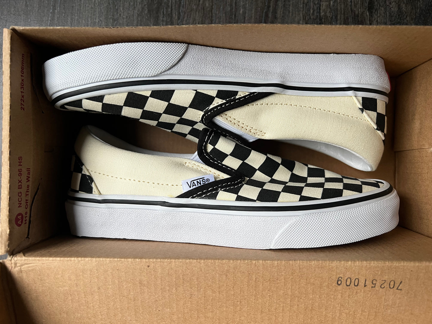 Vans classic slip-on 3.5 y off white checkerboard